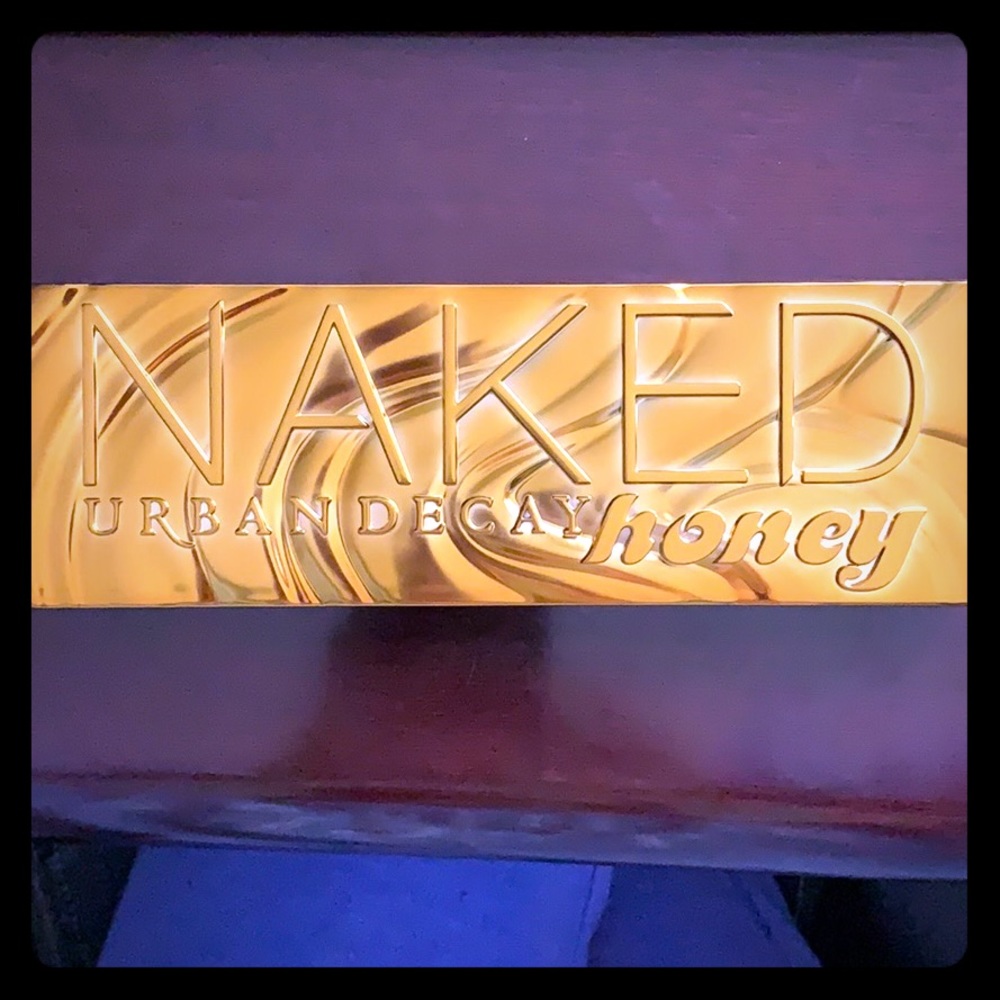 Urban Decay Naked Honey eyeshadow palette